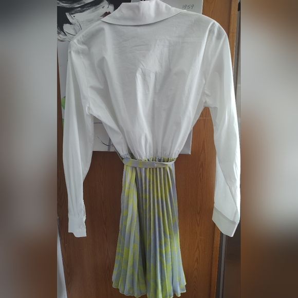 Joleen Dress M/L NWT White Long Sleeve - Picture 2 of 4
